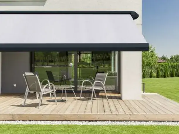 Stores d’extérieur sur mesure, gamme Renostyles